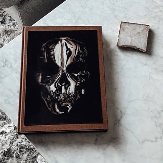 Alexander McQueen: Savage Beauty
